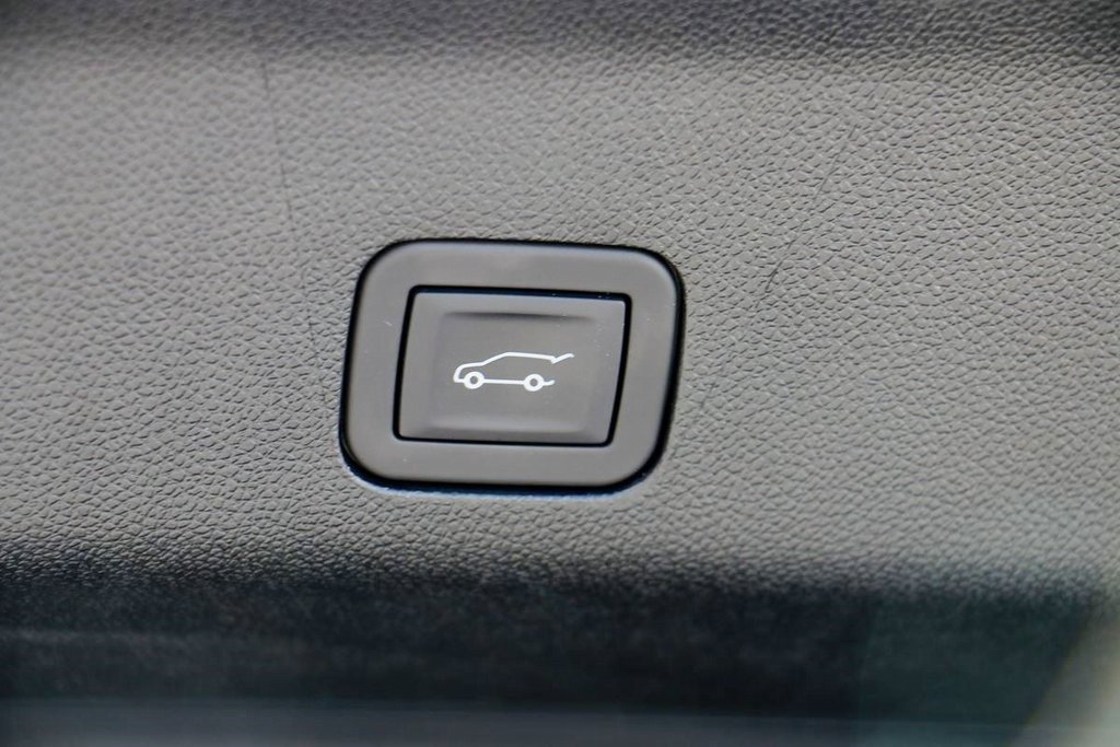 Used 2025 GMC Yukon XL Elevation w/ LPO, Floor Liner Package image 13
