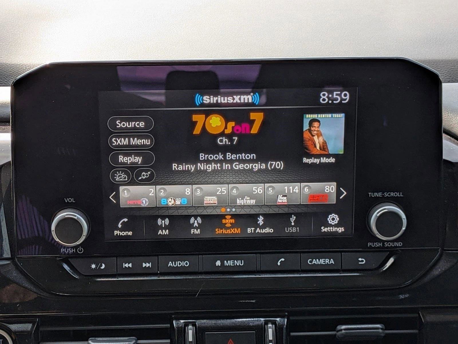 Used 2024 Nissan Pathfinder SV w/ SV Premium Package FWD image 13