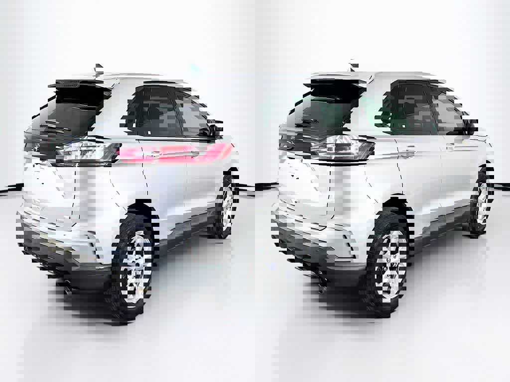 Certified 2019 Ford Edge SE image 5