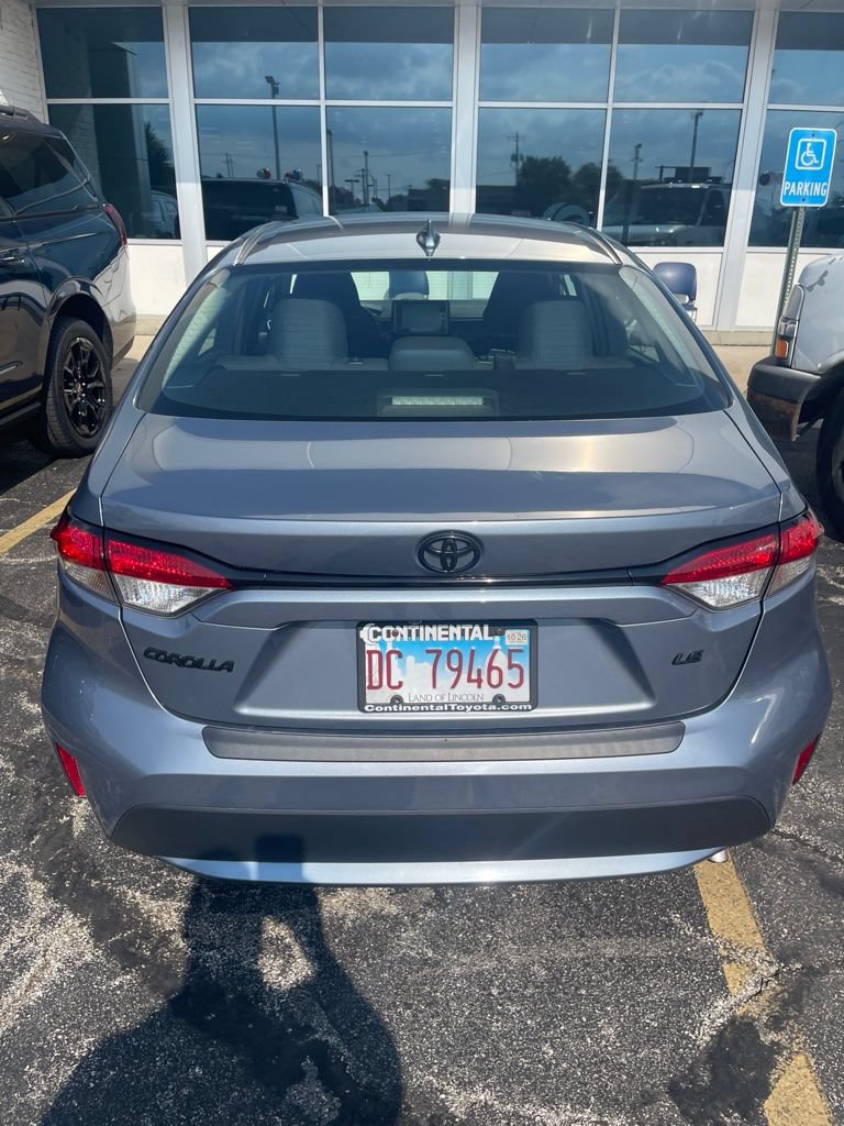Used 2022 Toyota Corolla LE FWD image 3