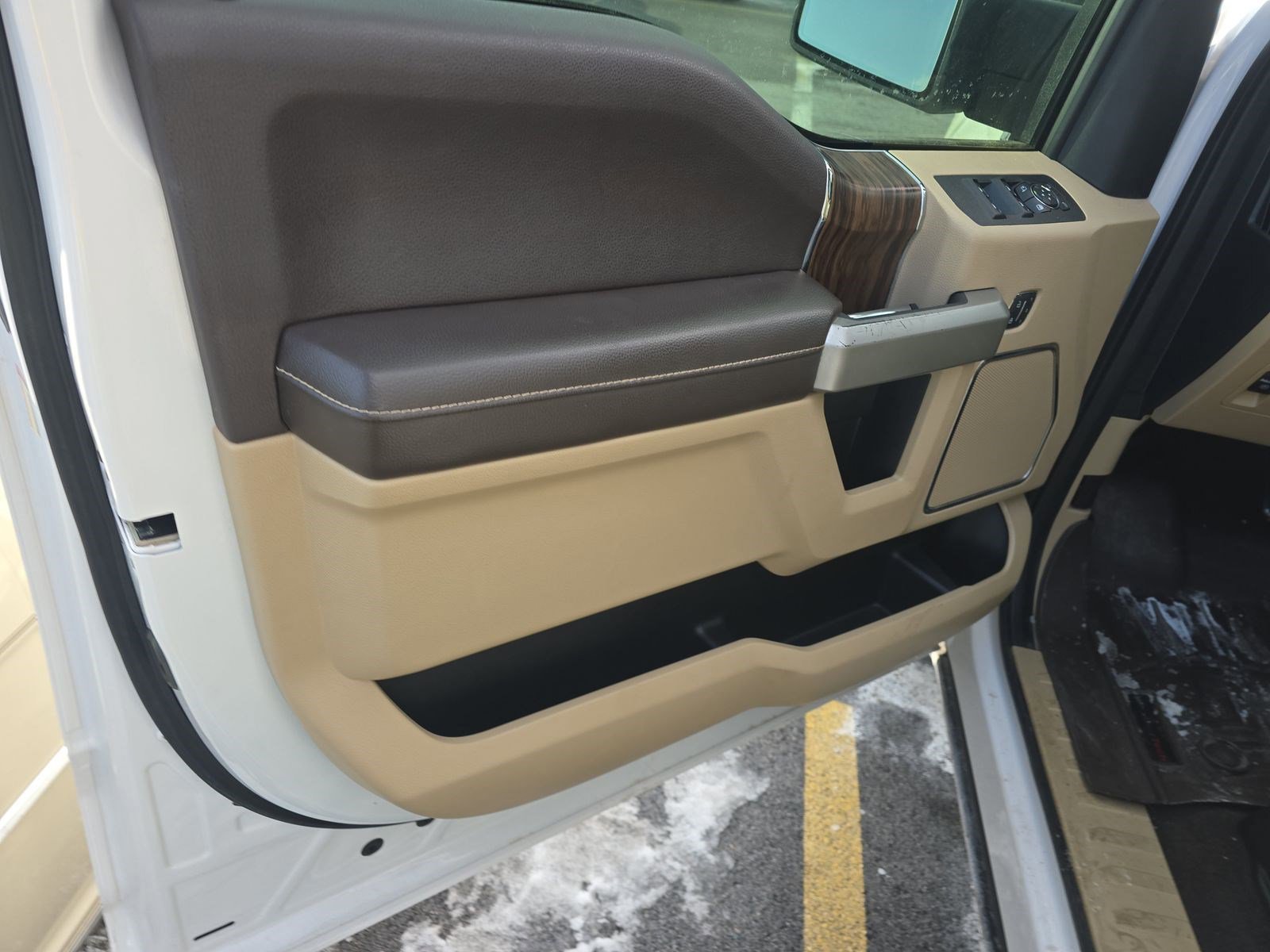 Certified 2019 Ford F150 Lariat w/ Equipment Group 502A Luxury image 9