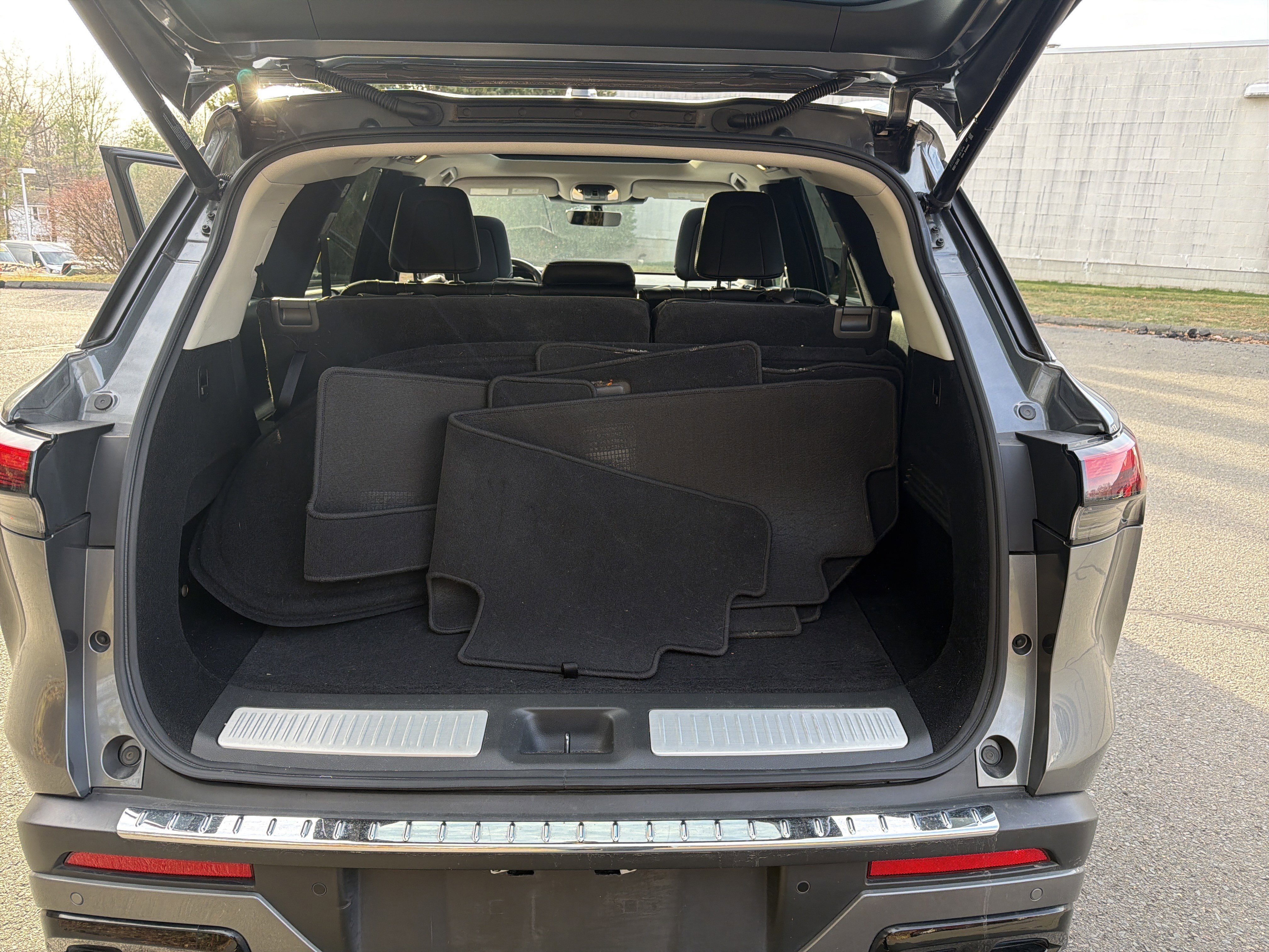 Used 2023 INFINITI QX60 Luxe w/ Cargo Package image 21