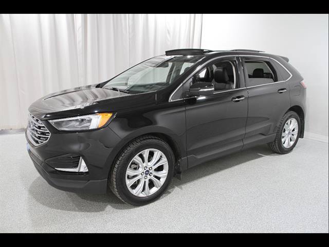 Certified 2022 Ford Edge Titanium w/ Equipment Group 301A AWD/4WD image 3
