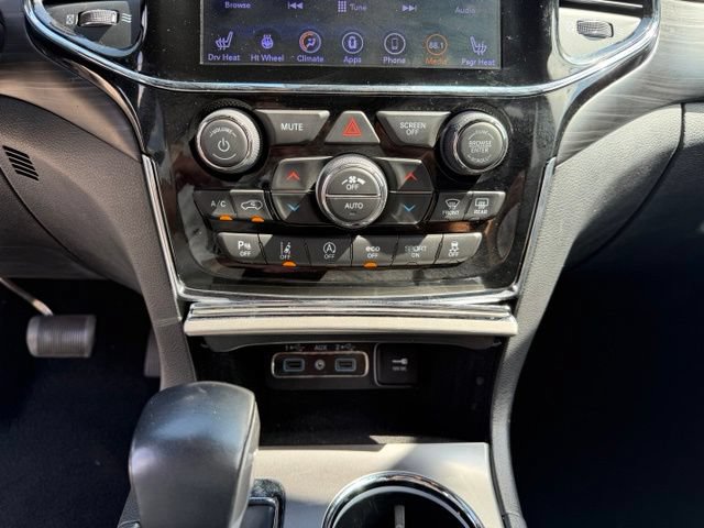 Used 2020 Jeep Grand Cherokee Altitude RWD image 15