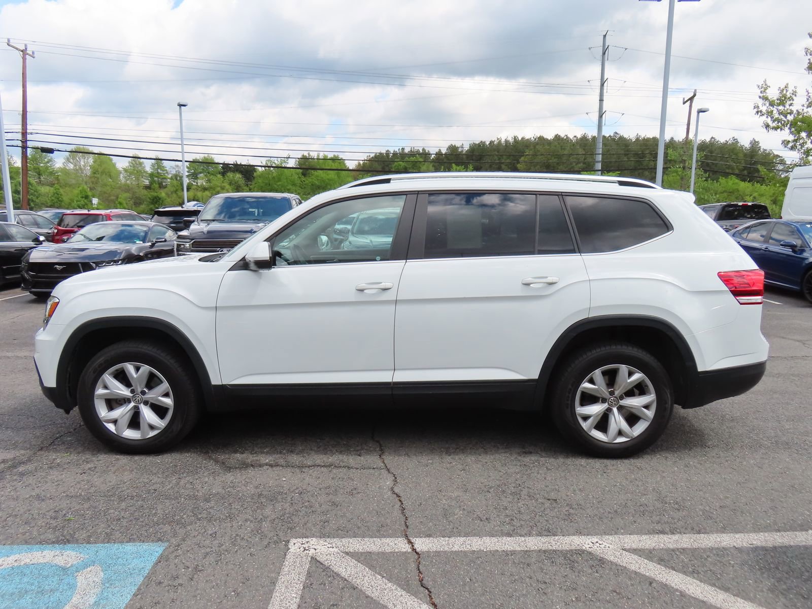 Used 2019 Volkswagen Atlas SE w/ Towing Package AWD/4WD image 7