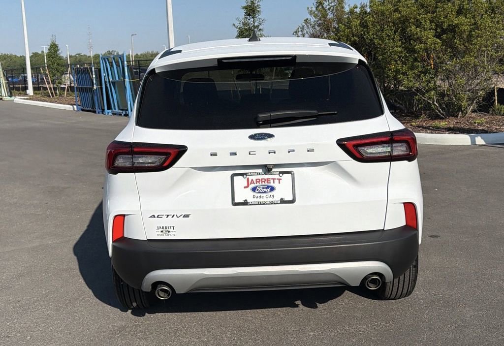 Certified 2024 Ford Escape Active w/ Cold Weather Package image 5