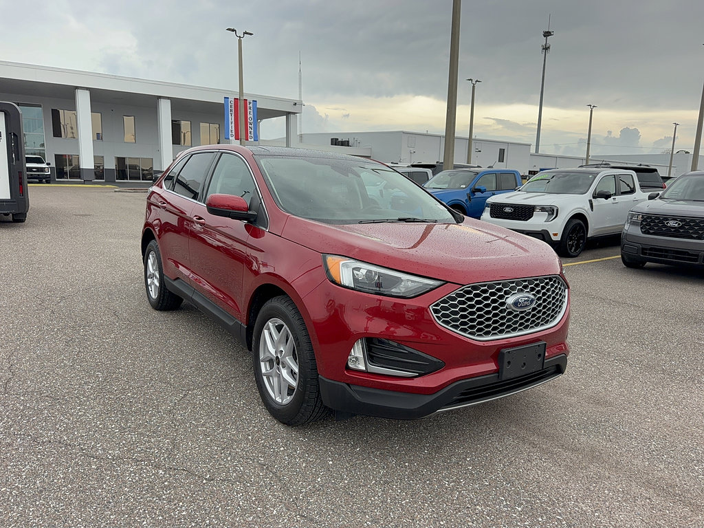 Certified 2023 Ford Edge SEL w/ Convenience Package AWD/4WD image 4