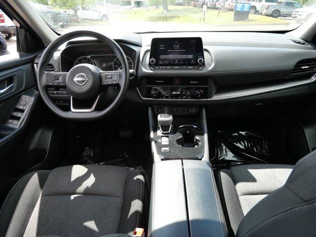 Used 2024 Nissan Rogue SV FWD image 18