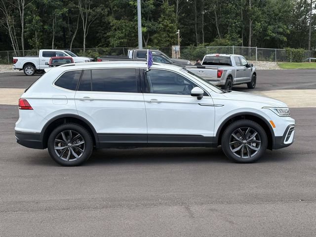Used 2023 Volkswagen Tiguan SE FWD image 8