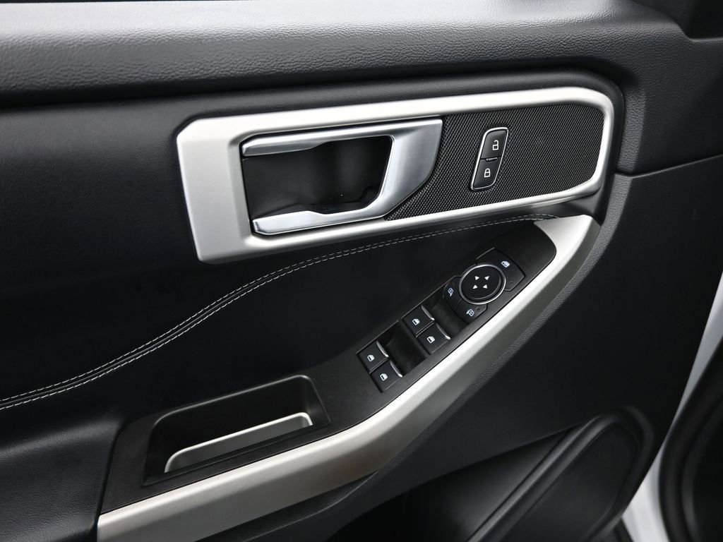 Certified 2021 Ford Explorer XLT image 11