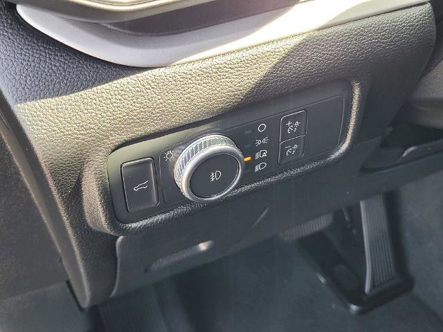 Certified 2022 Ford Explorer XLT w/ Equipment Group 202A image 19