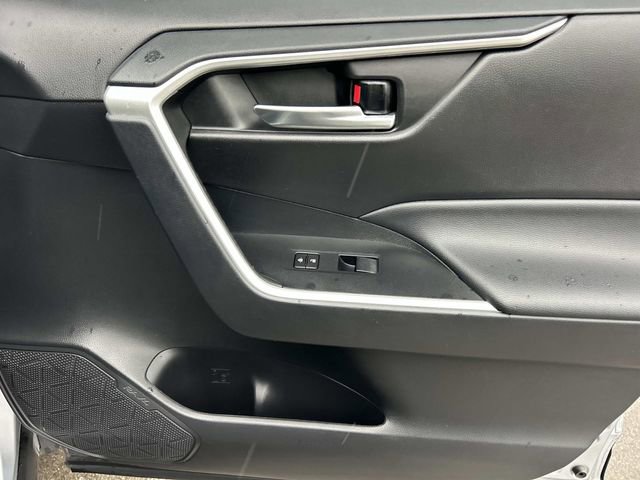 Used 2021 Toyota RAV4 XLE FWD image 25