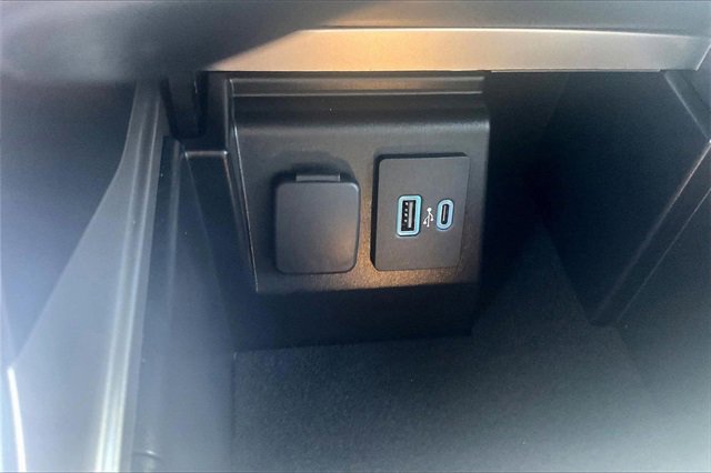 Certified 2021 Ford Explorer XLT w/ Equipment Group 202A image 32