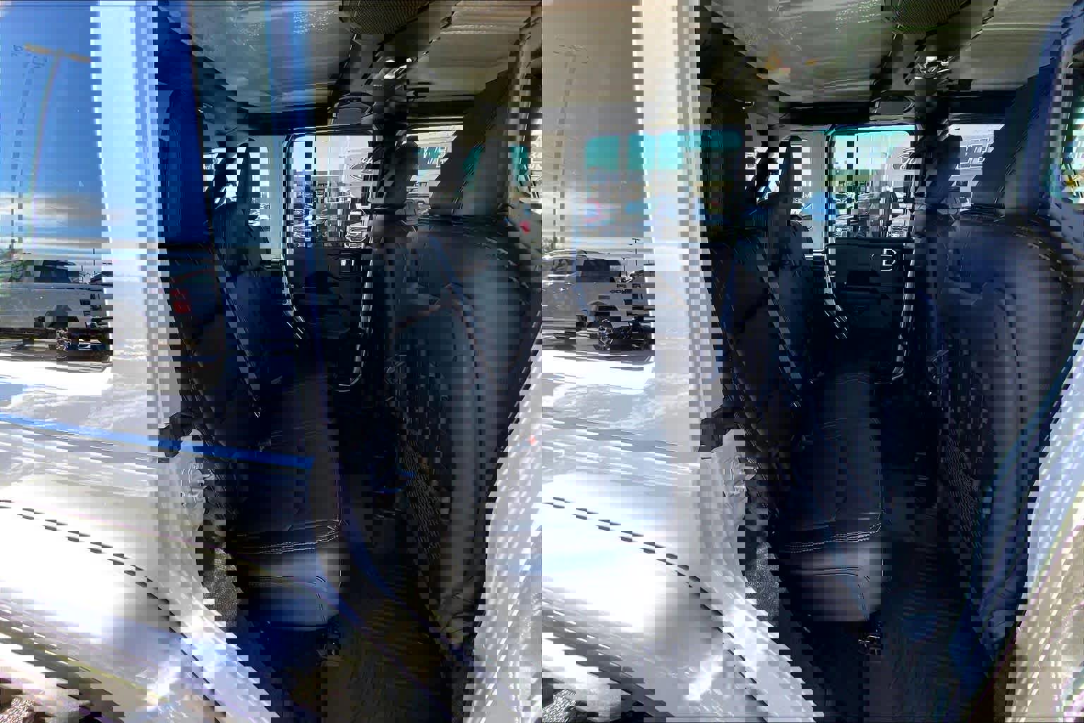 Used 2022 Jeep Wrangler Unlimited Rubicon AWD/4WD image 20