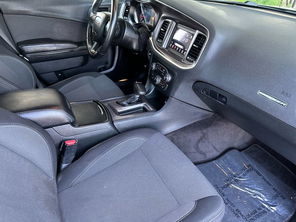 Used 2018 Dodge Charger SXT w/ Blacktop Package RWD image 14