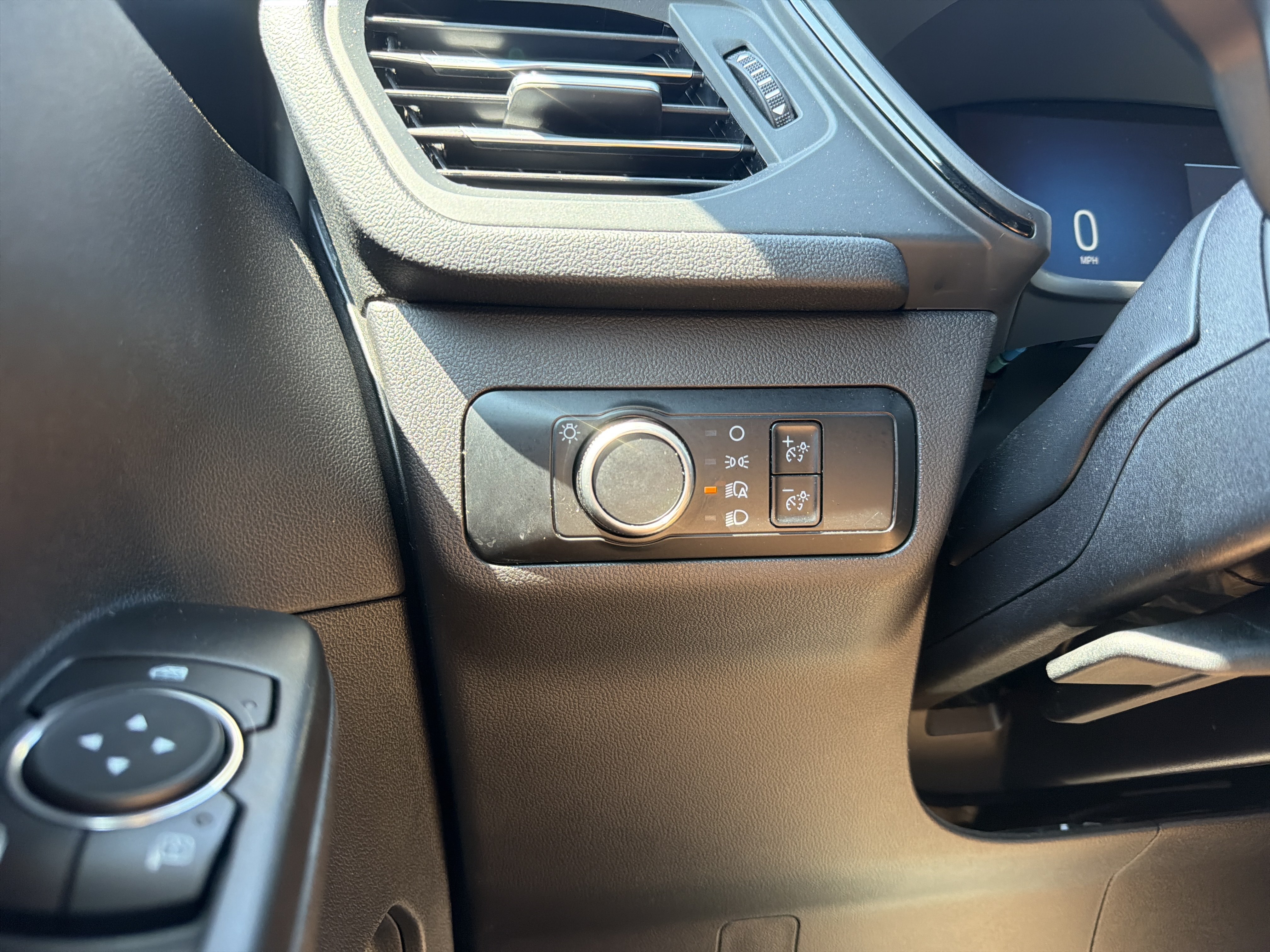 Certified 2025 Ford Escape ST-Line AWD/4WD image 27