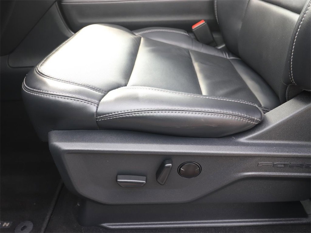 Certified 2025 Ford Expedition Max Platinum image 17