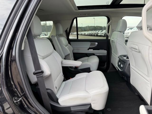 Certified 2025 Ford Expedition Platinum image 37