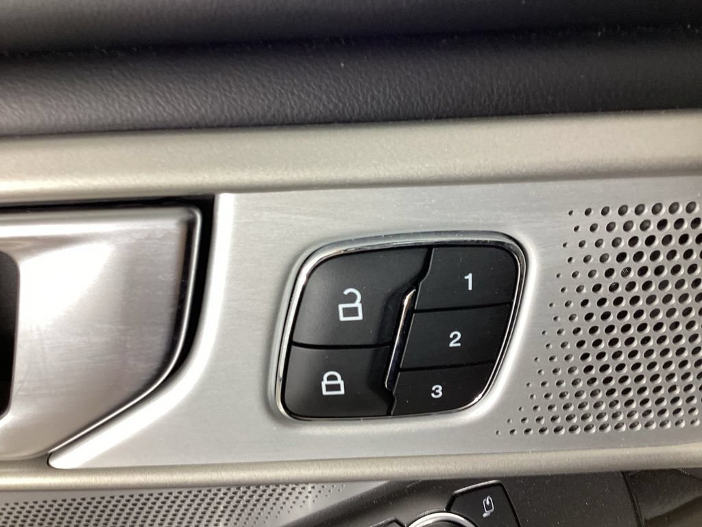 Certified 2023 Ford Explorer Platinum w/ Technology Package AWD/4WD image 19