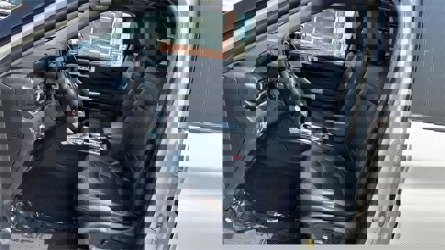 Certified 2022 Ford Explorer Limited w/ Equipment Group 301A image 3