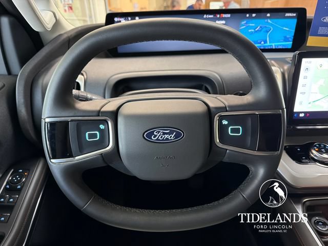 Certified 2025 Ford Expedition Active AWD/4WD image 18
