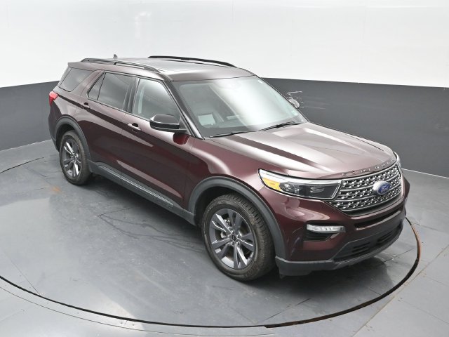 Certified 2022 Ford Explorer XLT w/ Equipment Group 202A AWD/4WD image 22