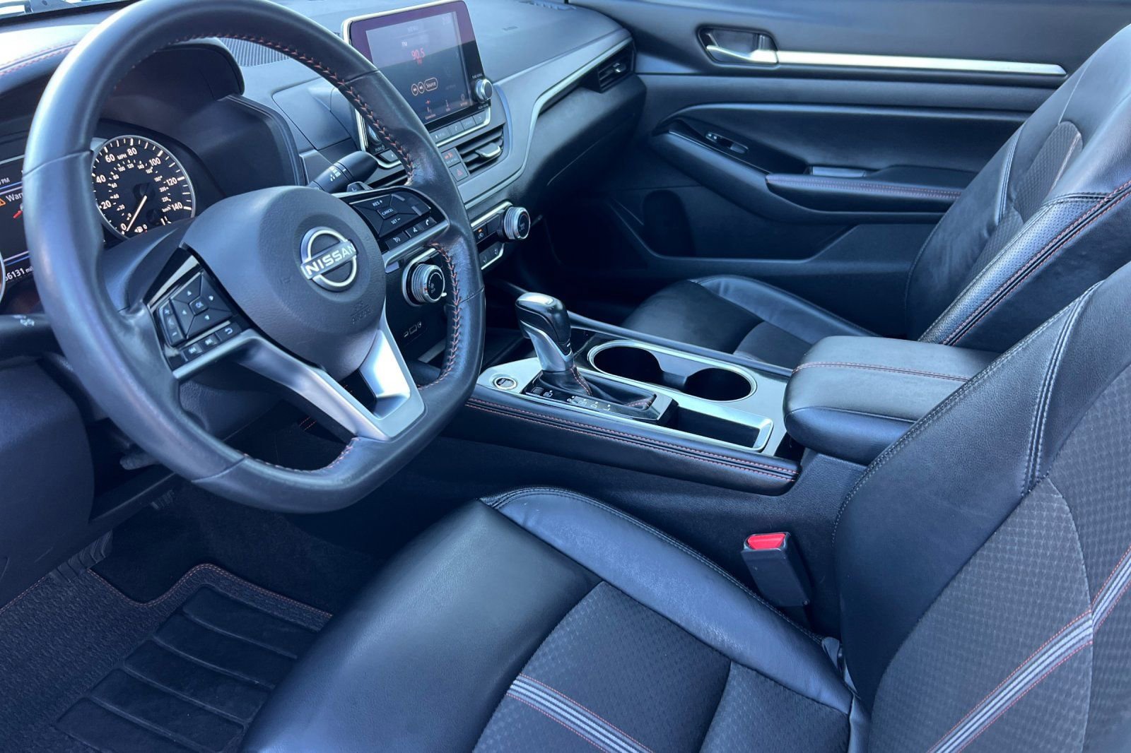 Used 2024 Nissan Altima 2.5 SR image 11