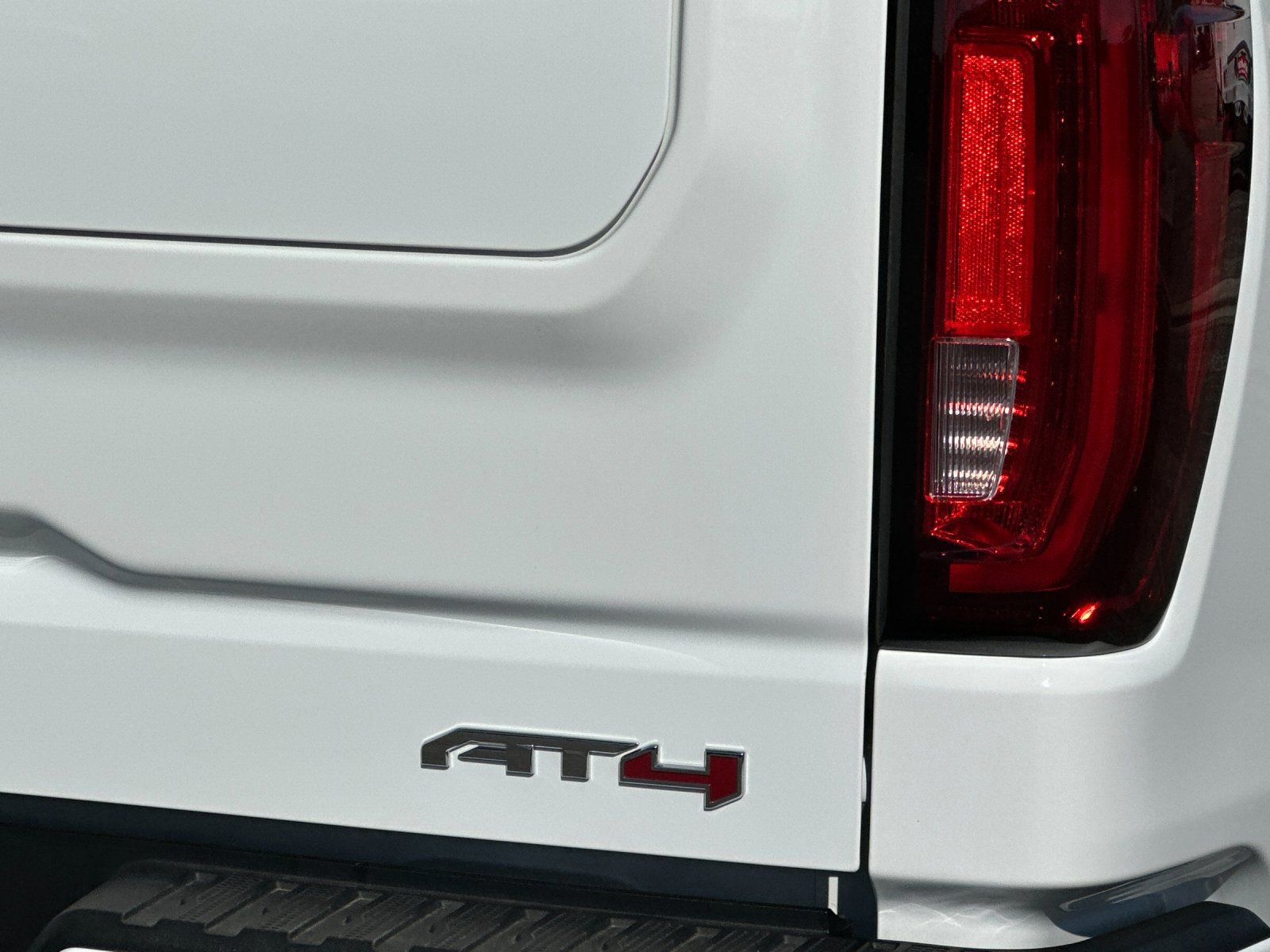 Used 2022 GMC Sierra 1500 AT4 w/ AT4 Premium Package image 26