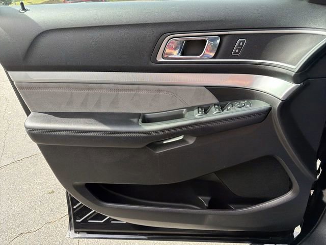 Certified 2017 Ford Explorer XLT w/ Equipment Group 202A image 22