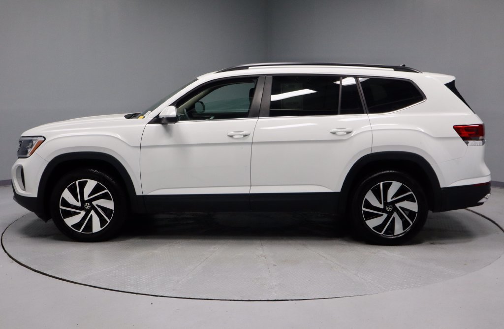 Used 2025 Volkswagen Atlas SE AWD/4WD image 9
