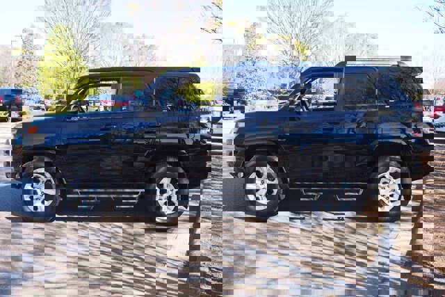 Used 2021 Toyota 4Runner SR5 Premium w/ Moonroof Package image 2