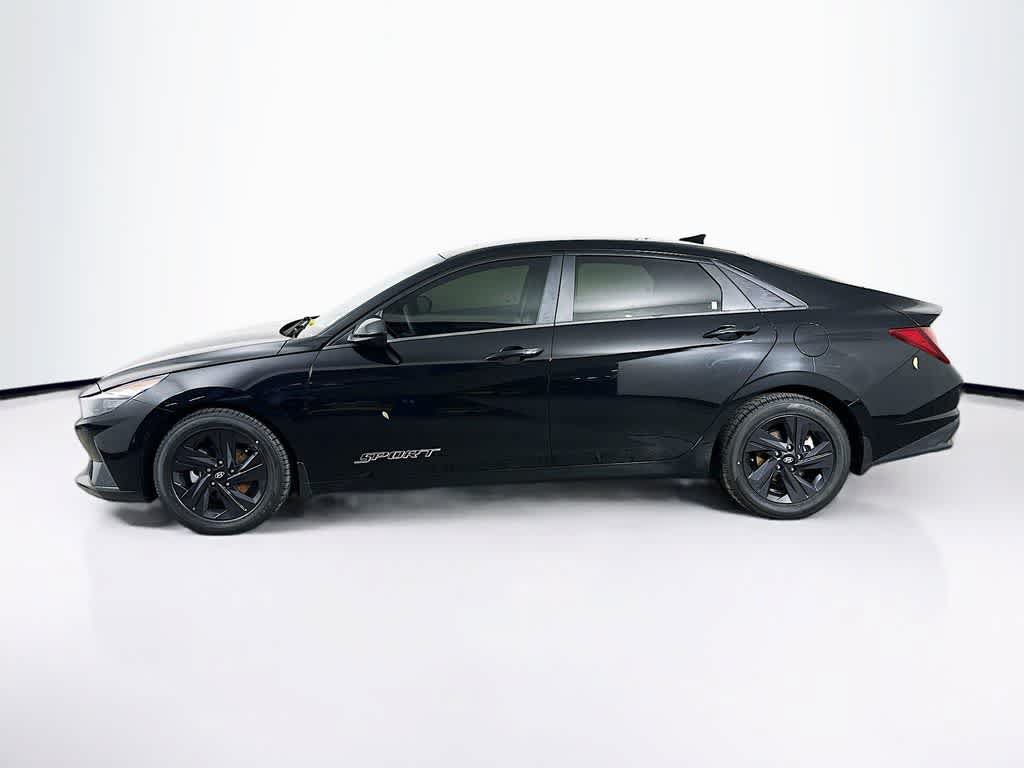 Used 2022 Hyundai Elantra SEL FWD image 3