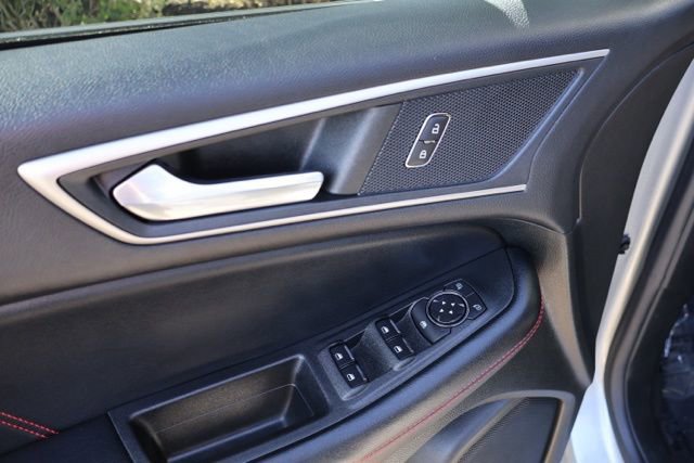 Certified 2022 Ford Edge ST-Line AWD/4WD image 12