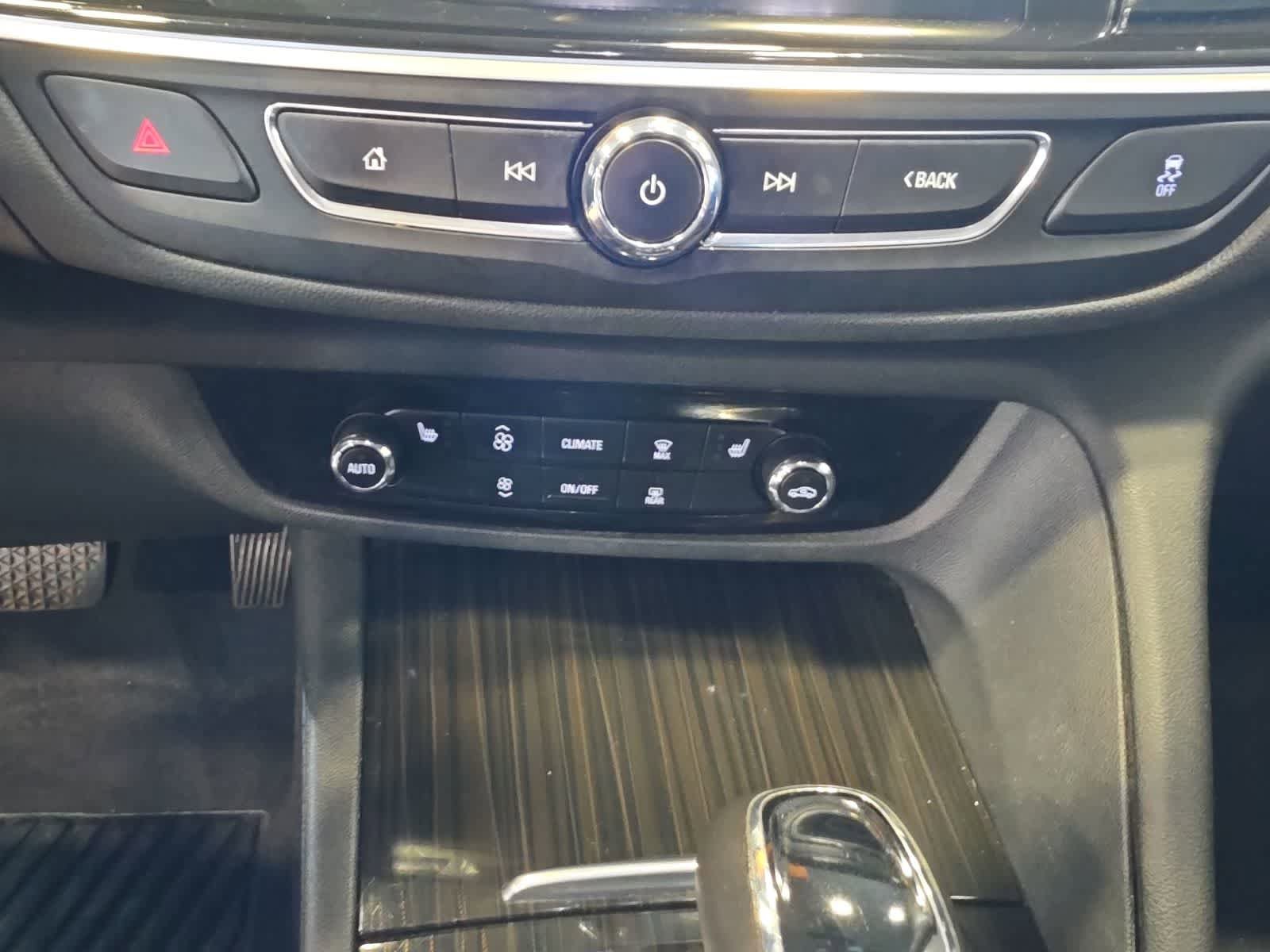 Used 2019 Buick Regal Essence w/ Driver Confidence Package I AWD/4WD image 24