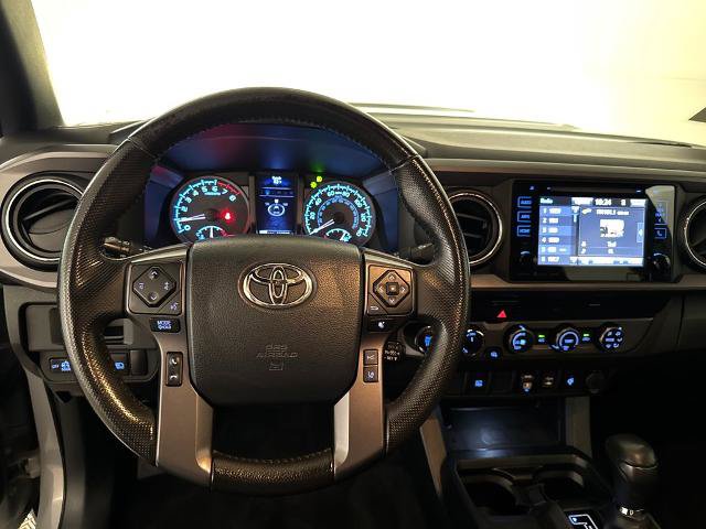 Used 2019 Toyota Tacoma TRD Sport AWD/4WD image 5