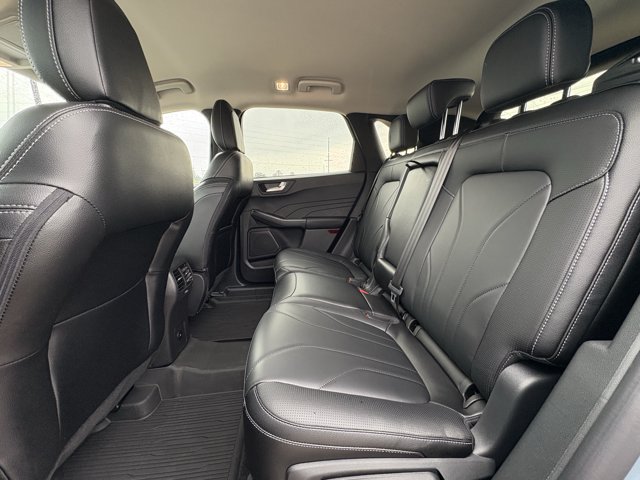 Certified 2025 Ford Escape Platinum w/ Premium Technology Package FWD image 5