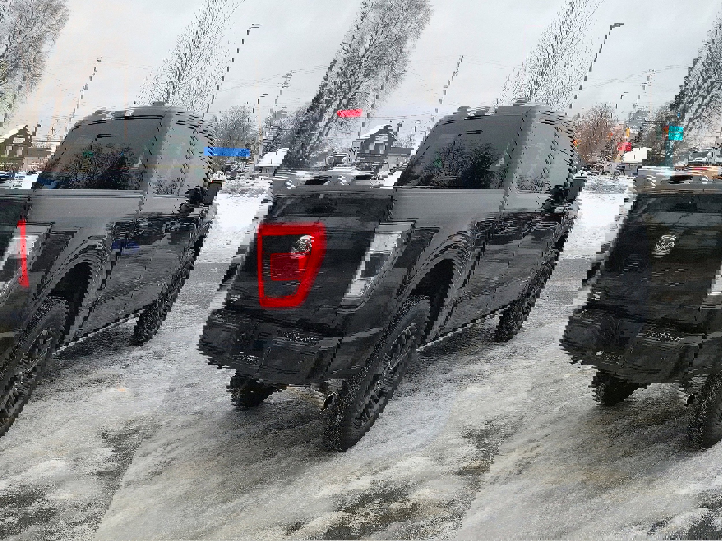 Certified 2023 Ford F150 Lariat w/ Equipment Group 502A High image 4