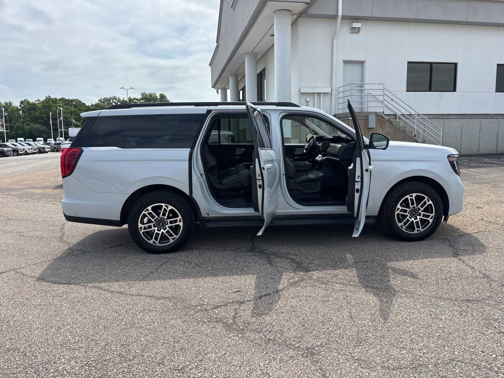 Certified 2025 Ford Expedition Max Active AWD/4WD image 8