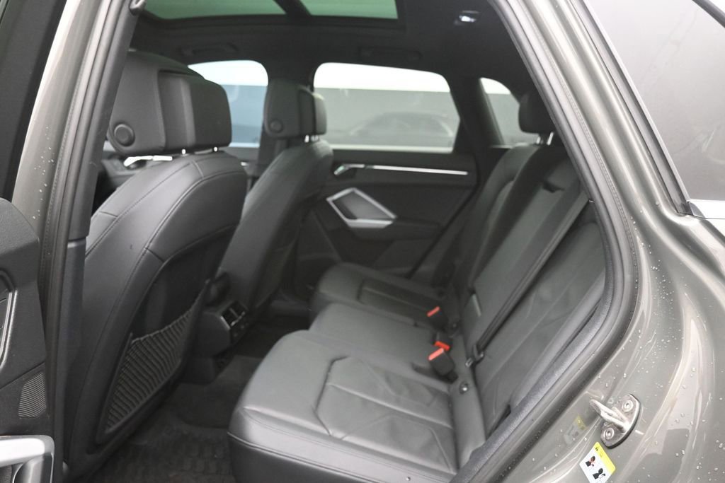 Used 2021 Audi Q3 2.0T Premium w/ Convenience Package AWD/4WD image 26