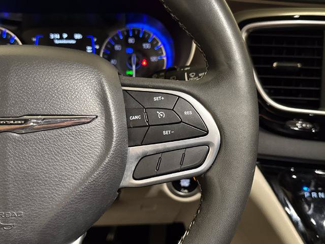 Used 2023 Chrysler Voyager LX FWD image 21