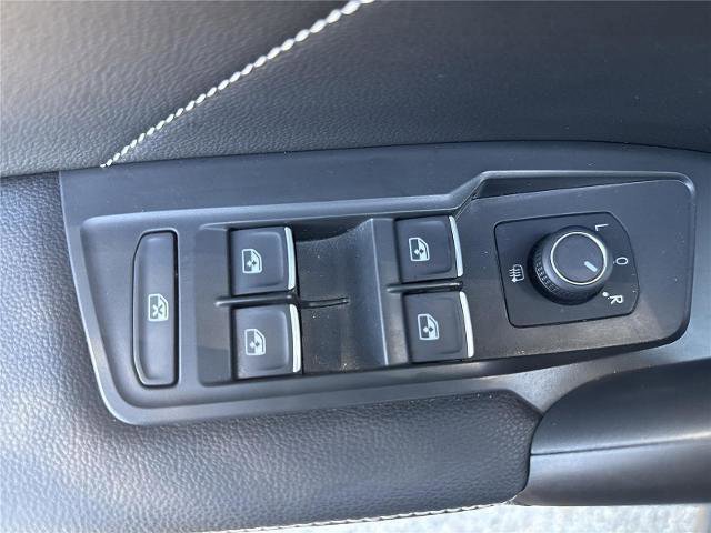 Used 2023 Volkswagen Tiguan SE image 24