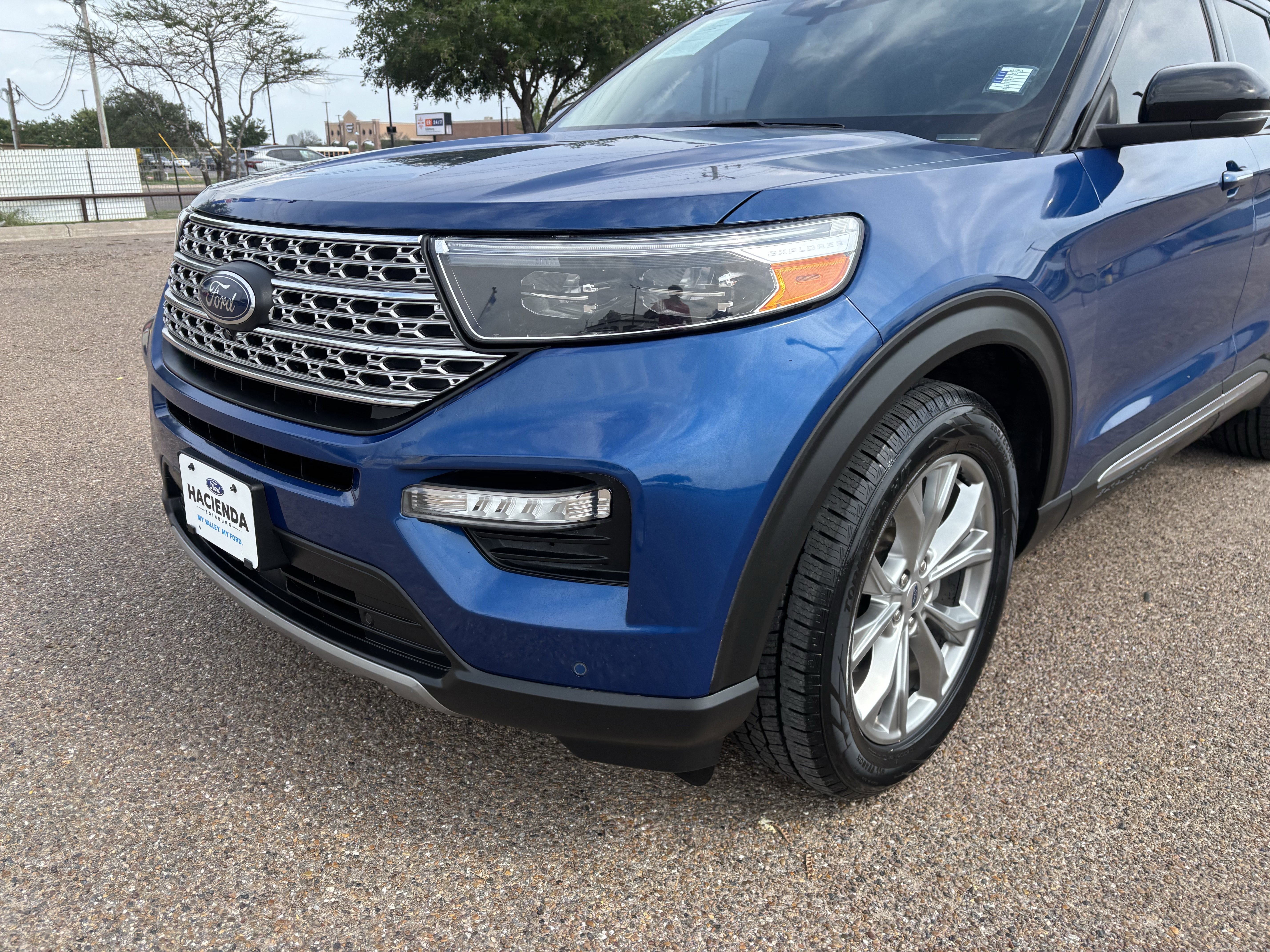 Certified 2022 Ford Explorer Limited w/ Equipment Group 301A RWD image 9