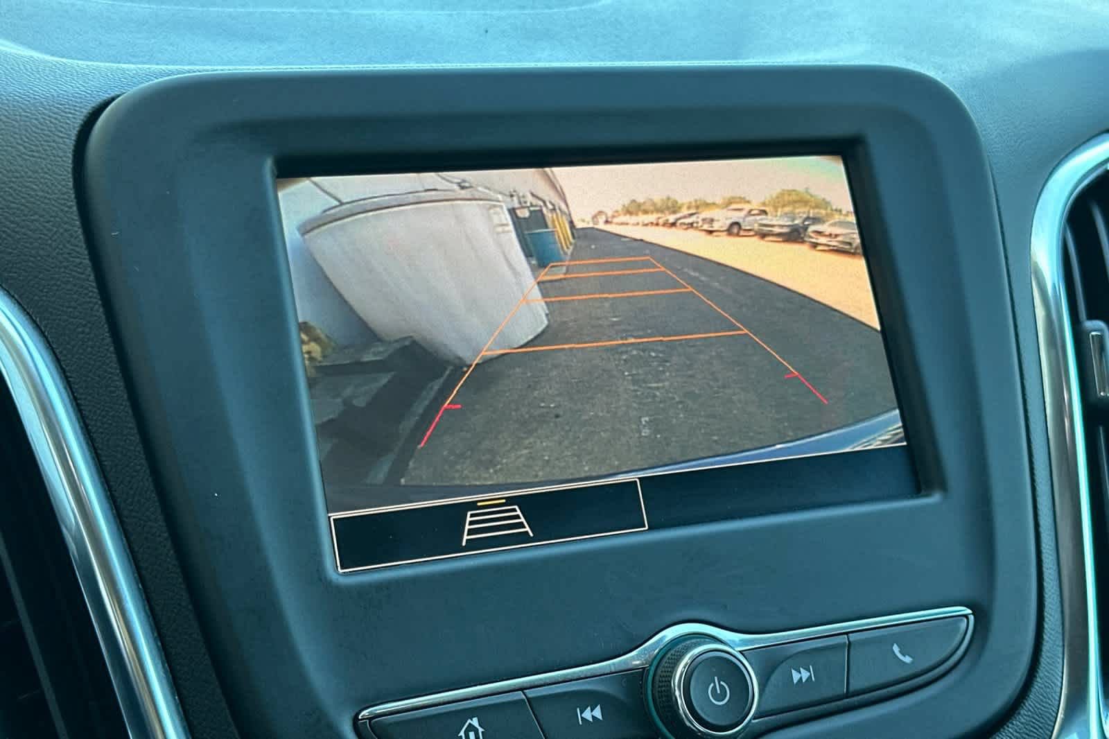 Used 2022 Chevrolet Equinox LT FWD image 19