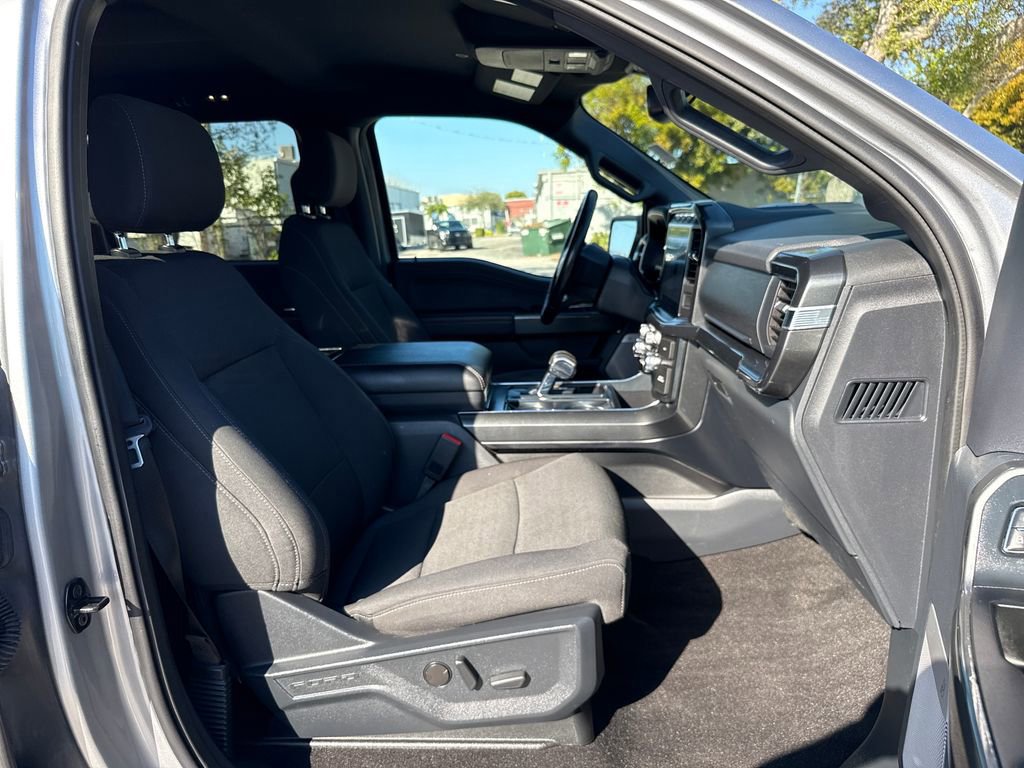 Certified 2022 Ford F150 XLT w/ Equipment Group 302A High image 27