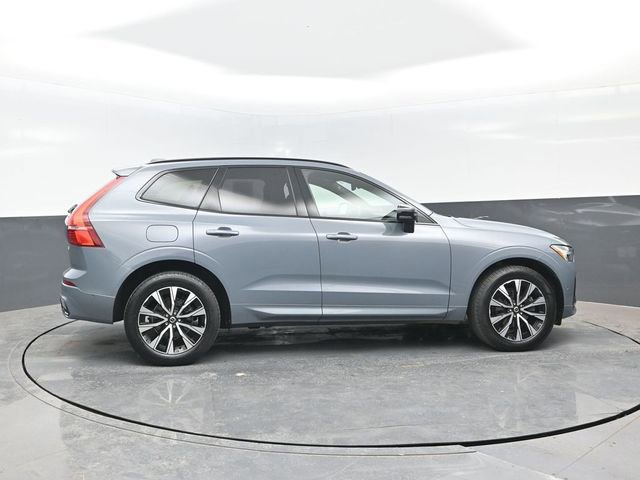 Used 2023 Volvo XC60 B5 Plus w/ Climate Package AWD/4WD image 3