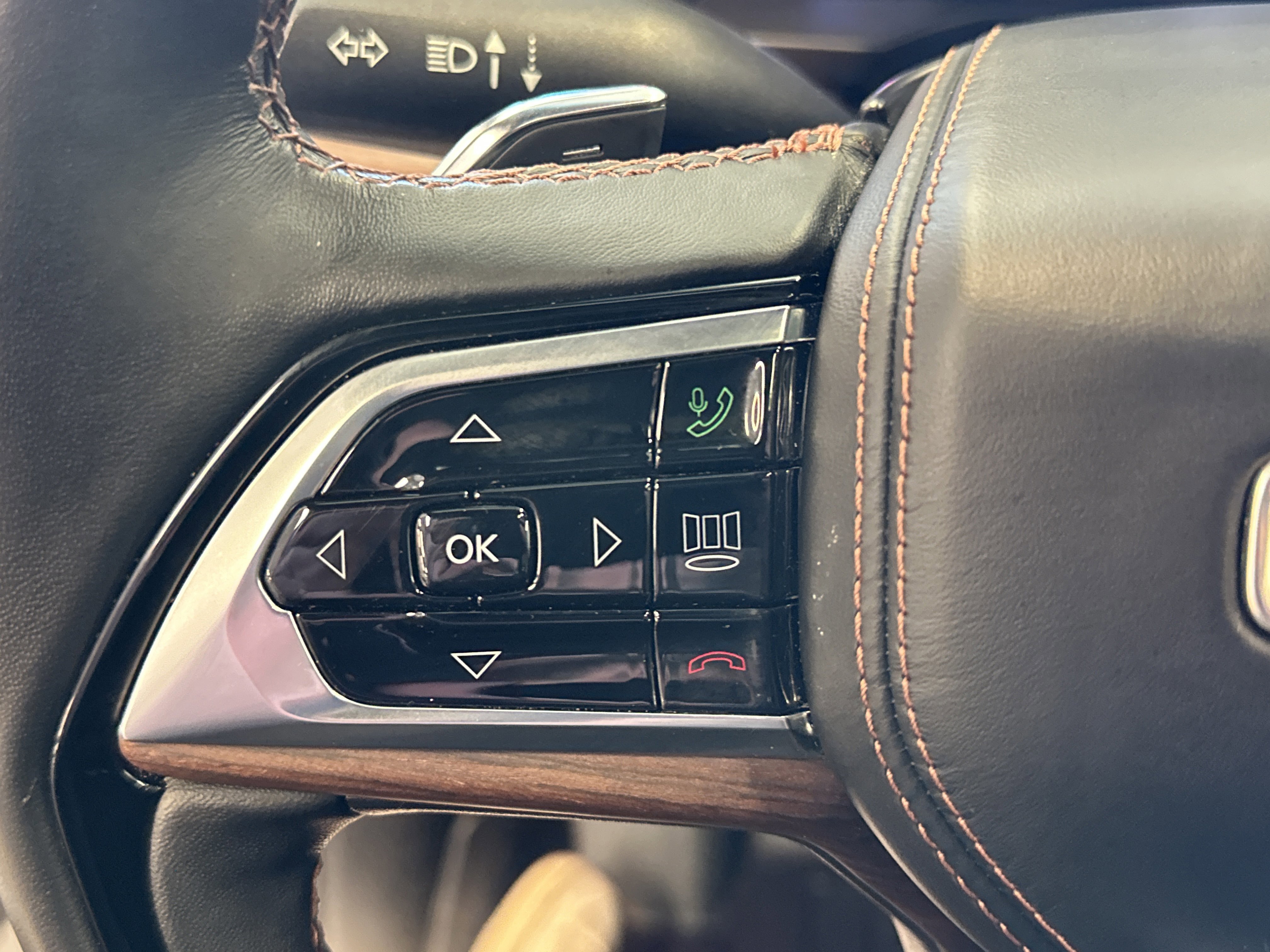 Used 2022 Jeep Grand Cherokee L Summit w/ Advanced Protech Group IV image 39