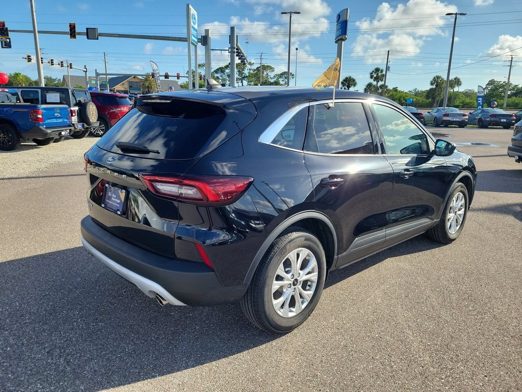 Certified 2024 Ford Escape Active FWD image 5