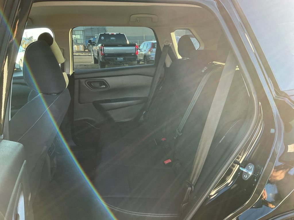 Used 2024 Nissan Rogue S FWD image 21
