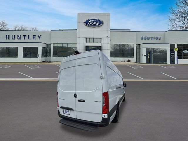 Used 2024 Mercedes-Benz Sprinter 2500 w/ Parking Package image 4