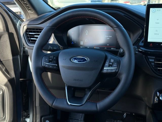 Certified 2025 Ford Escape ST-Line w/ Tech Pack #1 image 17